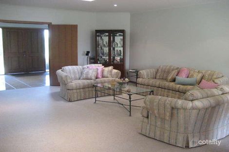 Property photo of 2 Barellan Mews Berwick VIC 3806