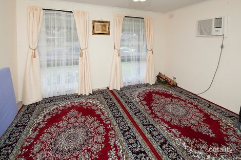 Property photo of 17 Millswyn Avenue Hampton Park VIC 3976