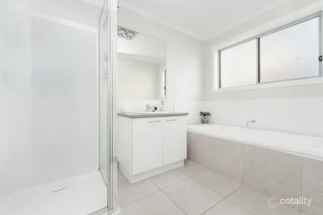 Property photo of 5 McGinness Way Warrnambool VIC 3280