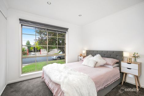 Property photo of 1/16 Ellstone Avenue St Albans Park VIC 3219