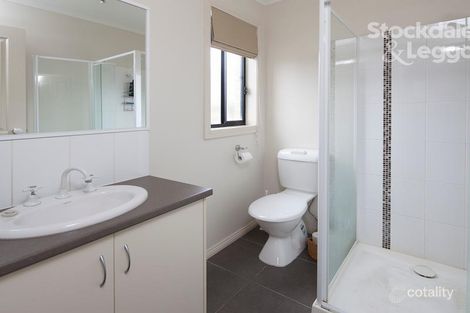 Property photo of 12 Jennifer Court Pakenham VIC 3810