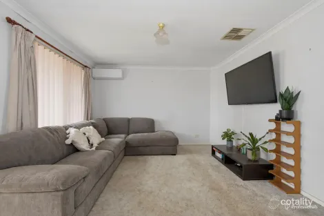 Property photo of 2 Mosconi Circle Somerville WA 6430