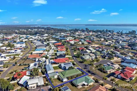 Property photo of 10 Sunrise Crescent Burrum Heads QLD 4659