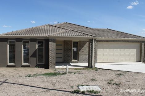 Property photo of 41 Meadowlea Crescent Pakenham VIC 3810
