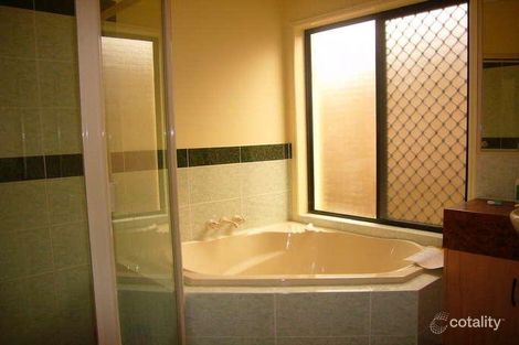 Property photo of 4 Canterbury Close Forest Lake QLD 4078