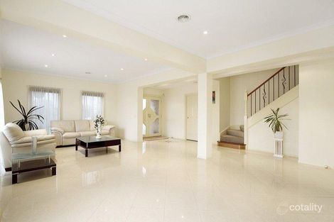 Property photo of 2 Davis Way Springvale VIC 3171