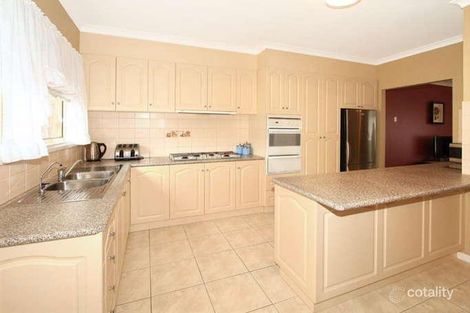 Property photo of 2 Hammond Place Roxburgh Park VIC 3064