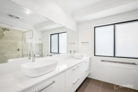 Property photo of 6 The Parade Helensvale QLD 4212