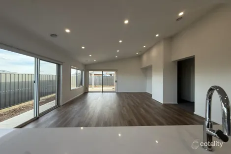 Property photo of 2 Carex Street Yarrawonga VIC 3730