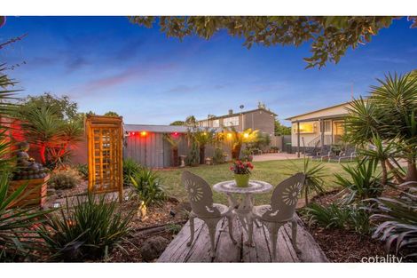 Property photo of 17 Candlebark Crescent Frankston North VIC 3200