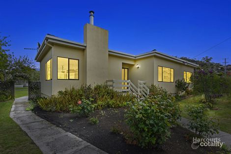 18 Natone St, Lindisfarne, TAS 7015