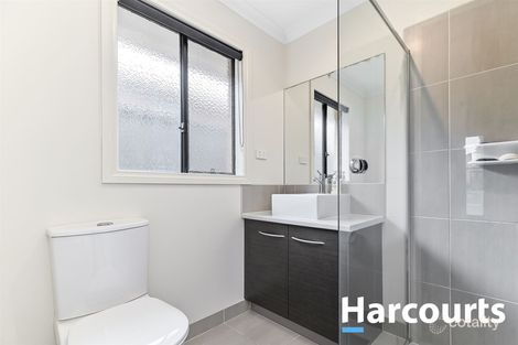 Property photo of 5 Monmouth Road Cranbourne East VIC 3977