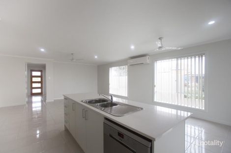 Property photo of 12 Keelson Crescent Hope Island QLD 4212