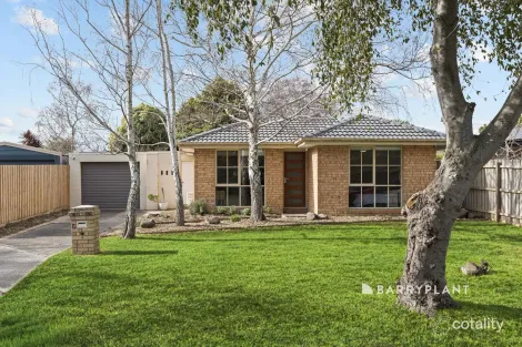 Property photo of 6 Bastow Close Pakenham VIC 3810