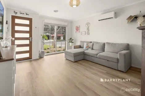 Property photo of 6 Bastow Close Pakenham VIC 3810