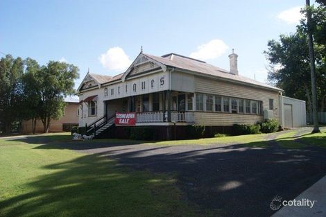 121 West St, Newtown, QLD 4350