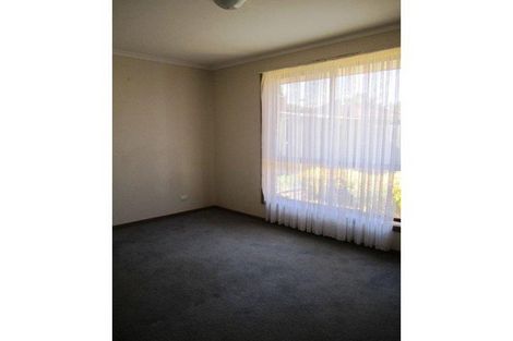 Property photo of 2 Malven Close Werribee VIC 3030