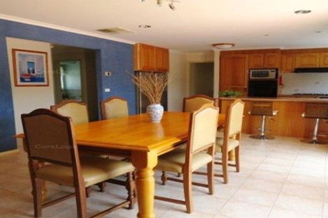 Property photo of 8 Wenden Court Burnside VIC 3023