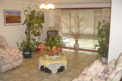 Property photo of 14 Condello Crescent Edensor Park NSW 2176