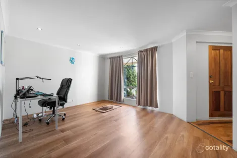 Property photo of 4 Dory Way Warnbro WA 6169