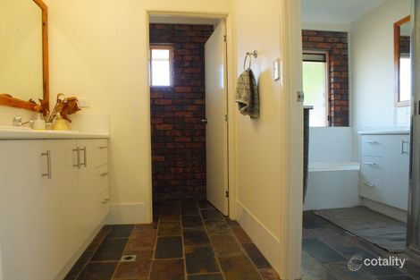 Property photo of 2 Martin Place Emerald QLD 4720