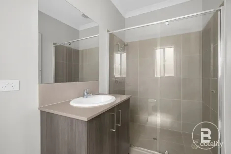 Property photo of 17 Wedge Tail Drive Winter Valley VIC 3358