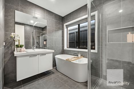 Property photo of 21 Wenlyan Drive Greenvale VIC 3059