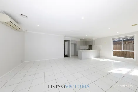 Property photo of 28 Giselle Grove Tarneit VIC 3029