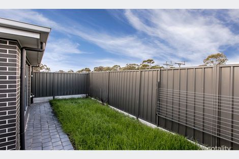 22 Hyacinth Cres, Christie Downs, SA 5164