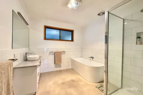 Property photo of 97 Boundary Road Mortlake VIC 3272