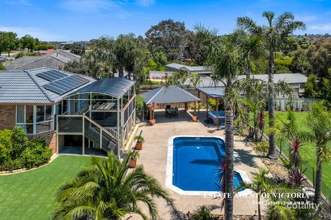 Property photo of 10 West Vista Place Narre Warren North VIC 3804