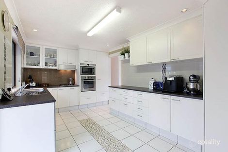Property photo of 9 Dunkeith Avenue Benowa QLD 4217