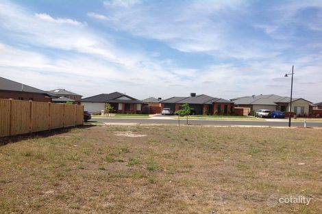 18 Golf Links Dr, Beveridge, VIC 3753