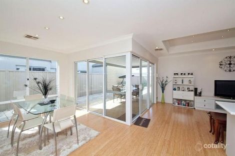 Property photo of 26 Francois Lane Lake Coogee WA 6166