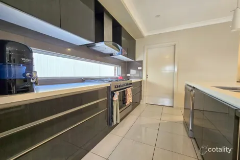 Property photo of 15 Buckingham Loop Oran Park NSW 2570