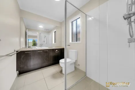 Property photo of 5 Lambertia Crescent Manor Lakes VIC 3024