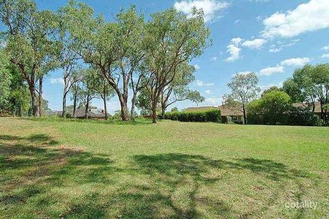 18 Fernleigh Dr, Mooroolbark, VIC 3138