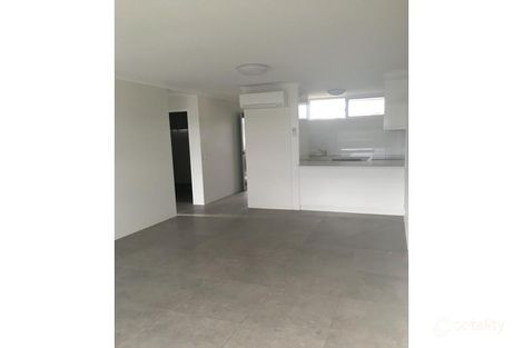 24 Dickens St, Norman Park, QLD 4170