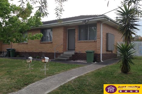 2/18 Marie St, Doveton, VIC 3177