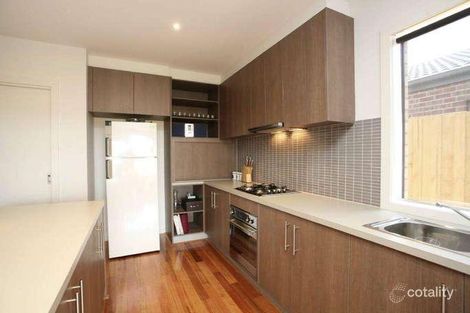 Property photo of 1 Kingston Drive Taylors Hill VIC 3037