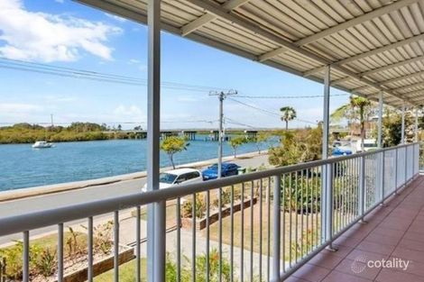 Property photo of 40 Boykambil Esplanade South Hope Island QLD 4212