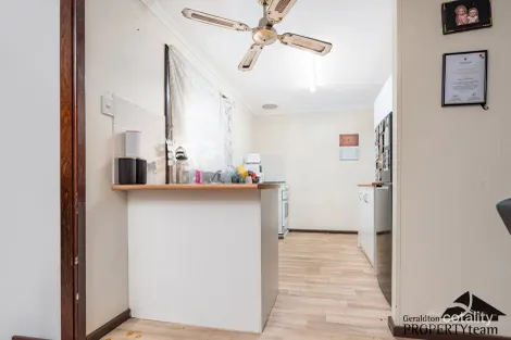 Property photo of 3 Earle Place Utakarra WA 6530