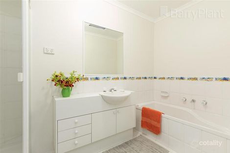 Property photo of 6 Sargasso Avenue Keysborough VIC 3173