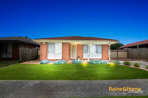 Property photo of 17 Montrose Way Cranbourne West VIC 3977