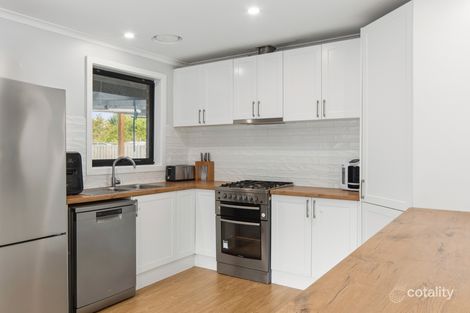 Property photo of 8 Mulberry Crescent Frankston North VIC 3200