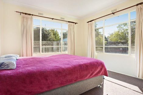 11 Hiddleston Ave, Box Hill South, VIC 3128