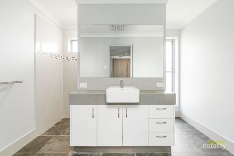 Property photo of 18 Louis Way Kawungan QLD 4655