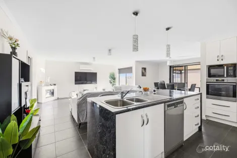 Property photo of 27 Pinehurst Drive Worrolong SA 5291