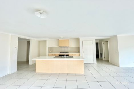 Property photo of 44 Aubisque Close Fraser Rise VIC 3336