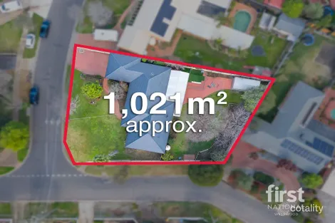 Property photo of 2 Lyall Drive Werribee VIC 3030